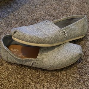 Toms
